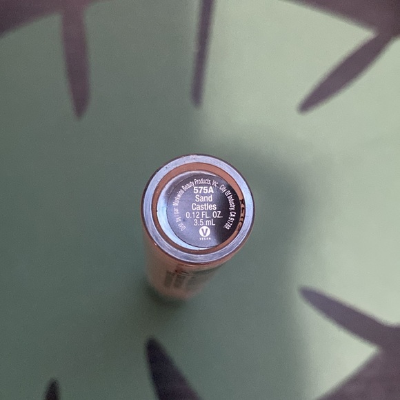 wet n wild MegaLast Liquid Catsuit Creme Eyeshadow,  527 Sand Castles - Picture 4 of 4